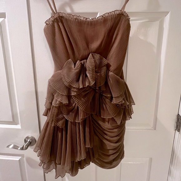 BCBG MaxAzaria Runway Ruffled Strapless Mini Dress Sz 6 - Picture 1 of 6